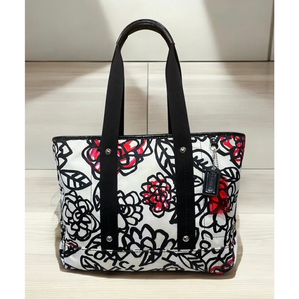 Coach F16583 Poppy Daisy Floral Graffiti Tote Bag